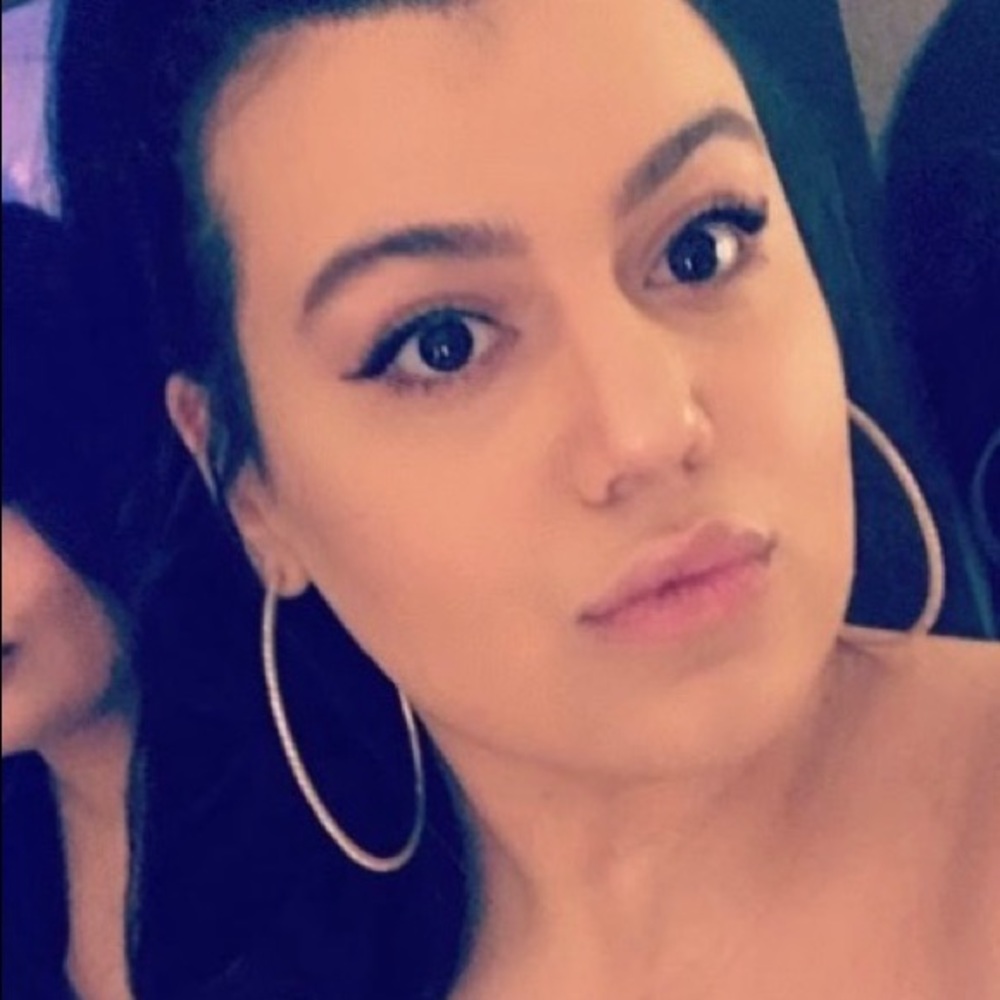 Meet your Posher, Tanya